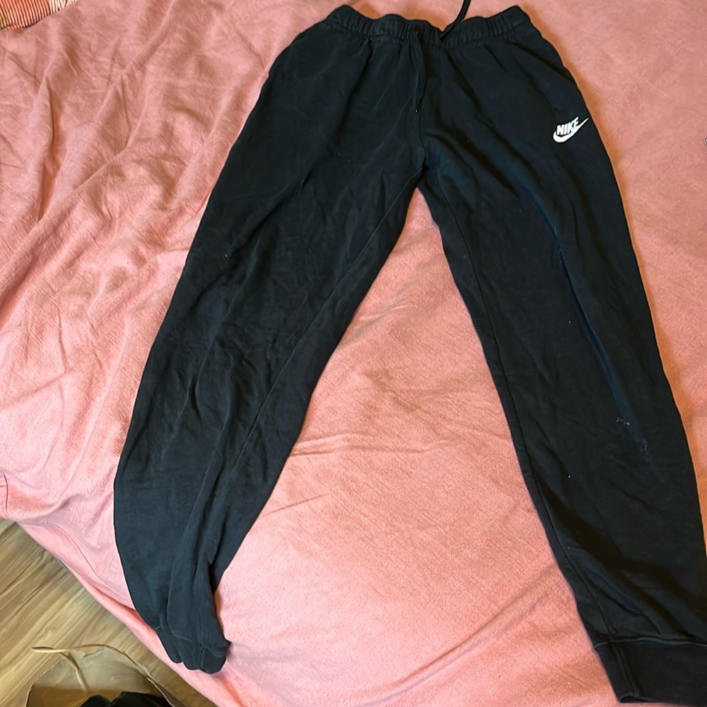 Black Nike sweatpants